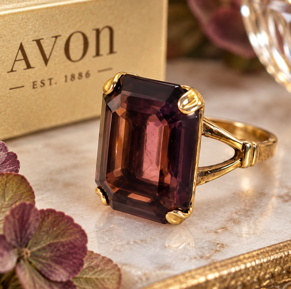 Avon Jewelry - Vintage 1978 Avon Smoky Lustre Ring Faux Topaz Purple Brown Glass Size 7.5